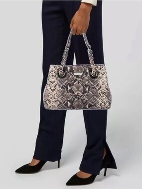 Kate Spade Quilted Maryanne
Snakeskin Tote Gray Black
Gold Chain Excellent